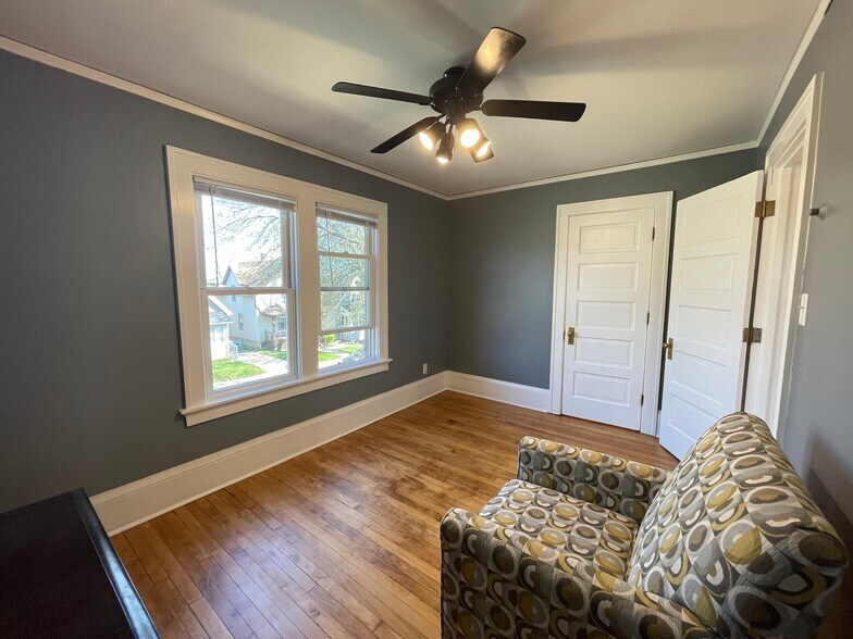 Building Photo - 1109 S 64th St