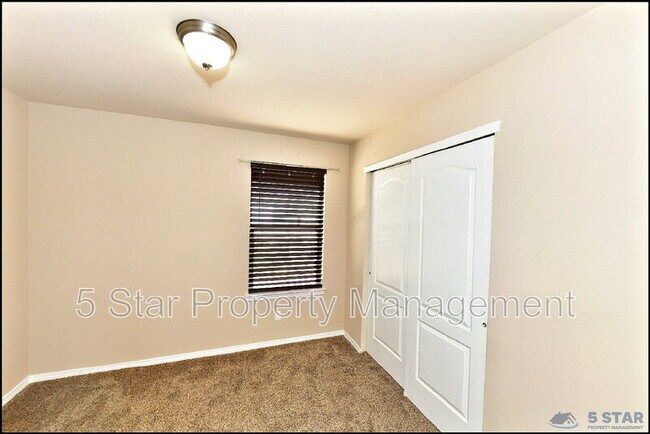 Building Photo - 916 Villa Seca Dr