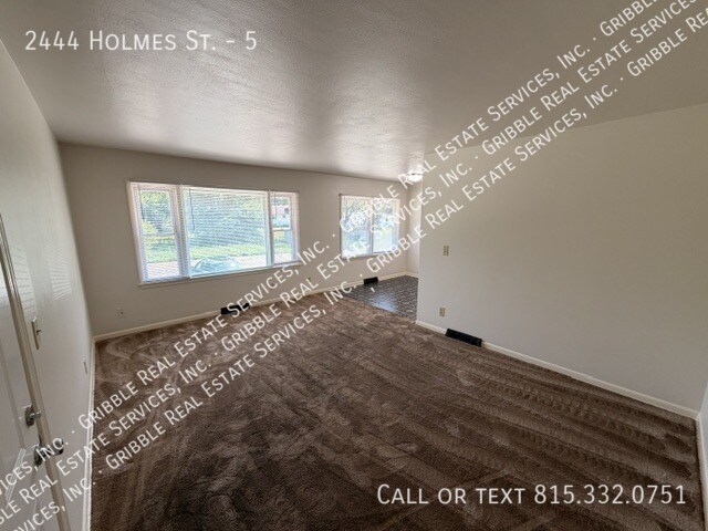 Building Photo - 2444 Holmes St