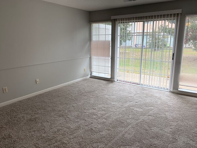 Building Photo - Gated Community, 1.5 Miles to Beach, Pet F...