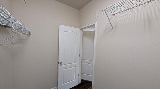 Building Photo - 584 Scotia Pl