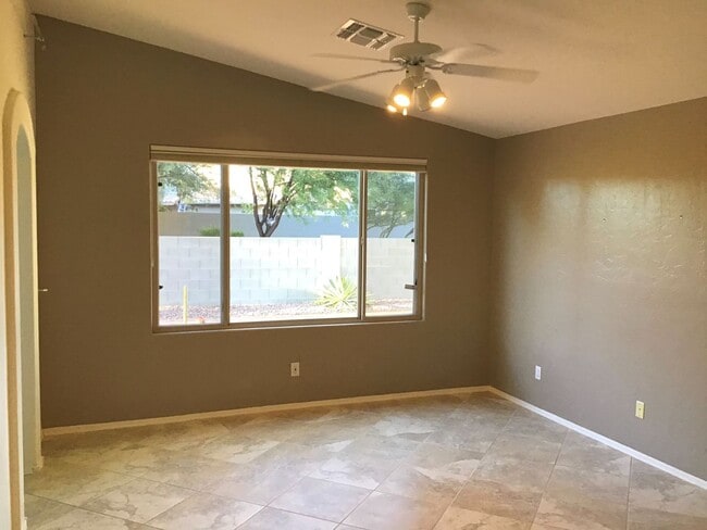 Building Photo - 3Bd/2ba Nice, clean in Rancho Vistoso, 3 Car Garage, Oro Valley