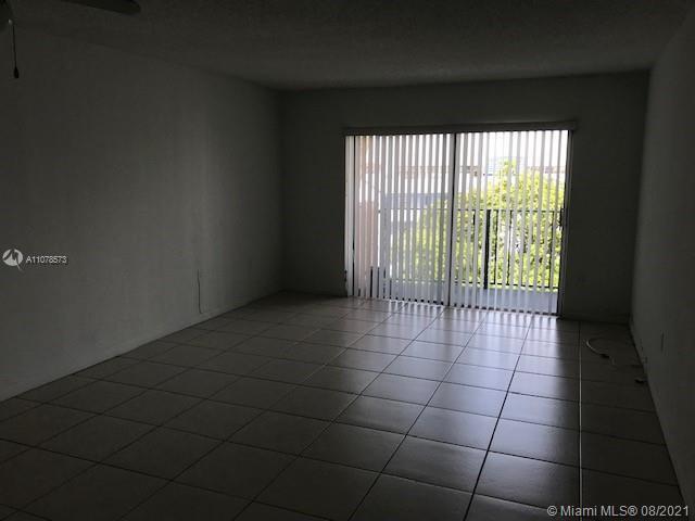 Building Photo - 9360 Fontainebleau Blvd