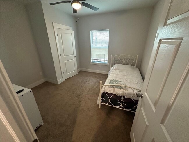 Building Photo - 370 Crestbrook Ln