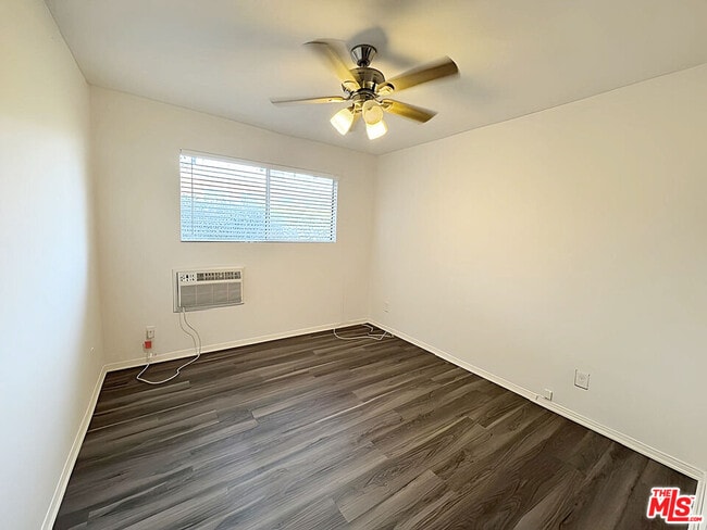 Building Photo - 4360 1/2 Willow Brook Ave