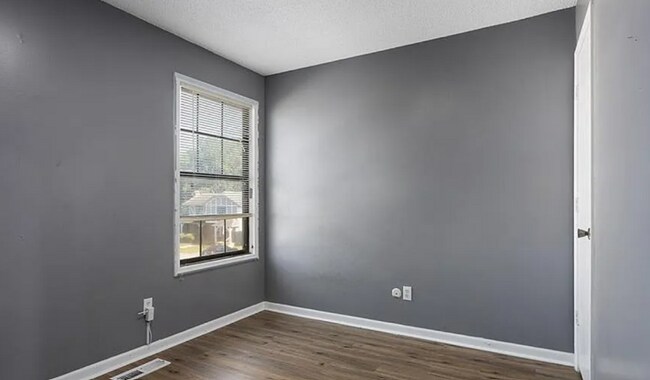 Building Photo - 14011 Dunbar Ct