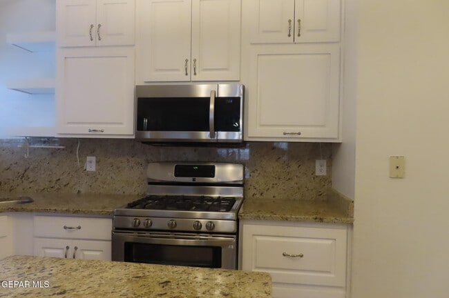 Building Photo - 3493 Yellow Rose St