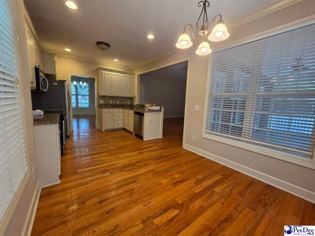 Building Photo - 995 Maggie Way