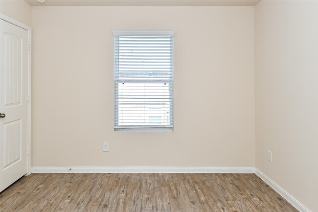 Building Photo - 4218 Silver Ranch Rd