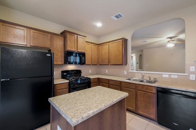 Building Photo - Charming Home in Gated Community with Great Amenities