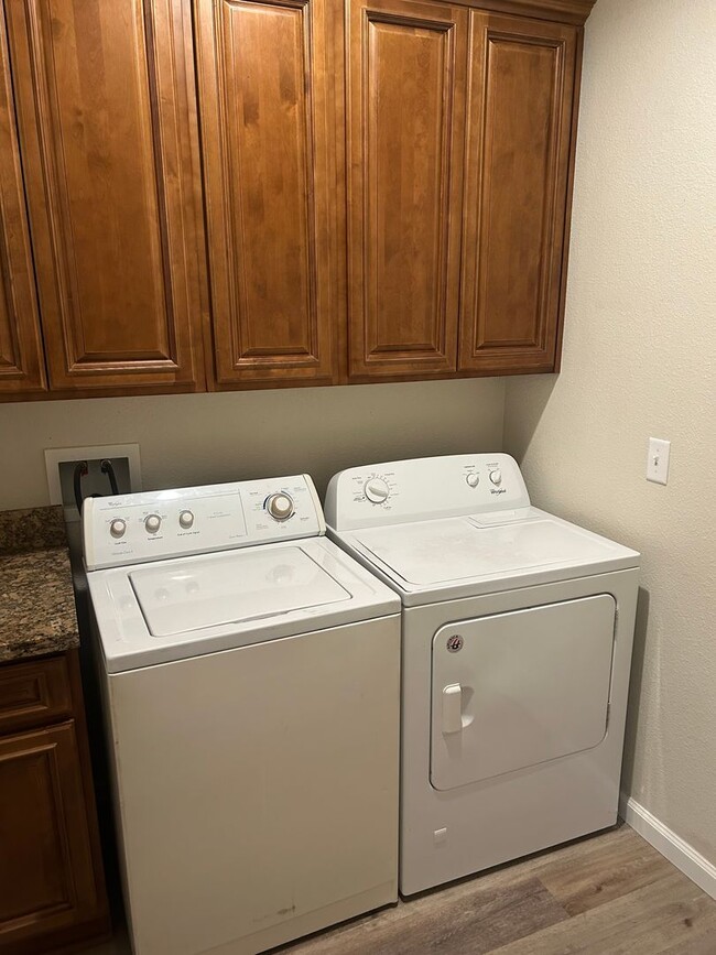 Building Photo - Charming 3 Bedroom in Great Location!
