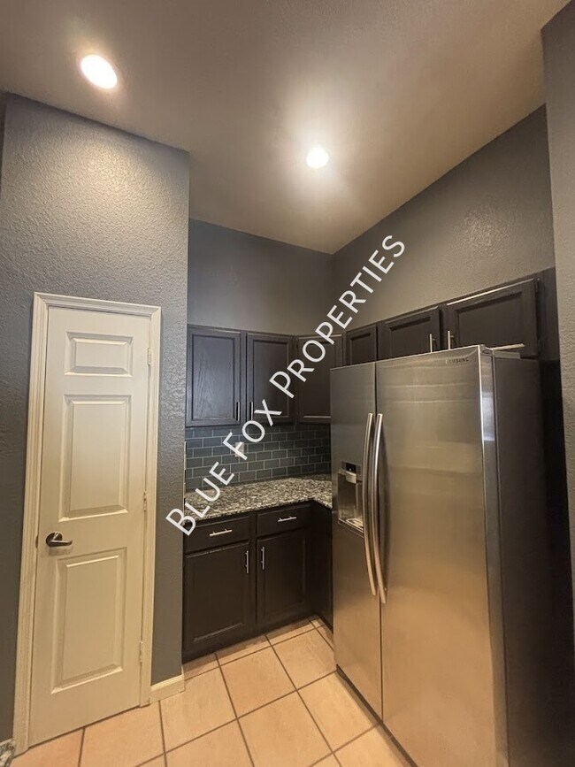 Building Photo - 4780 W Lessing Ln