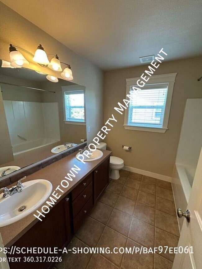 Building Photo - 4235 Cashmere Dr NE