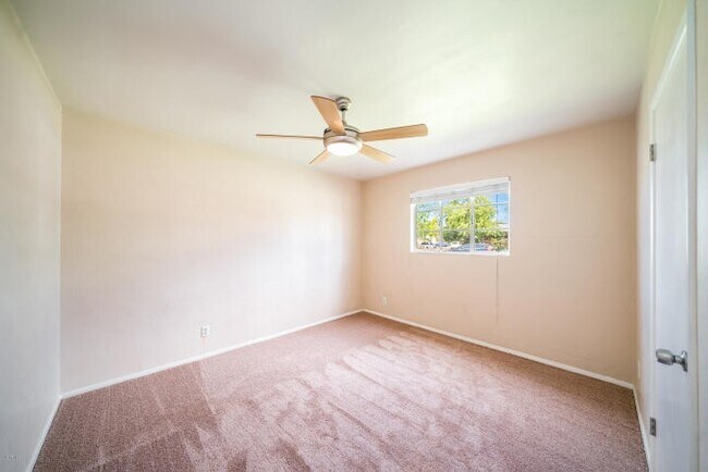 Building Photo - FIRST MONTH FREE! AFFORDABLE UNIT IN TEMPE!!!