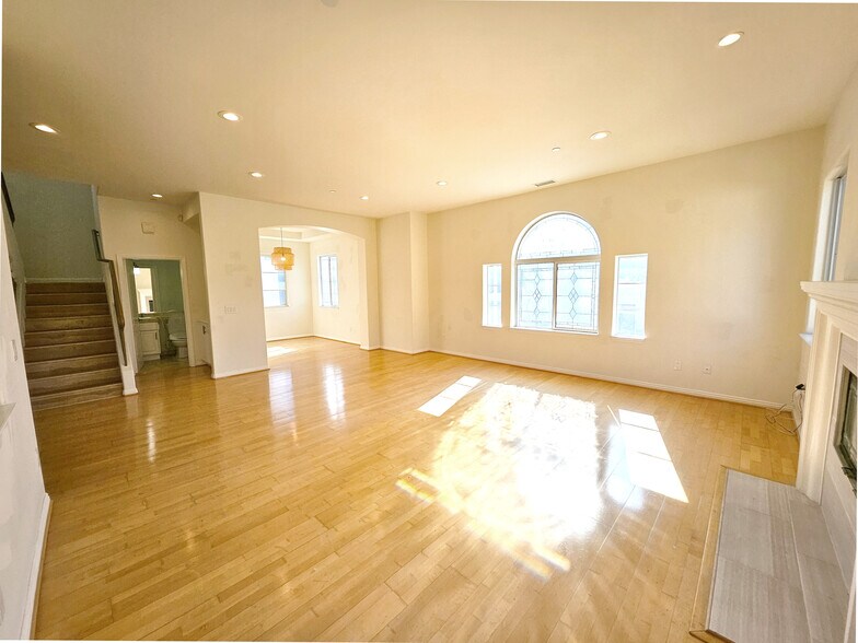 Building Photo - 3780 Lenawee Ave