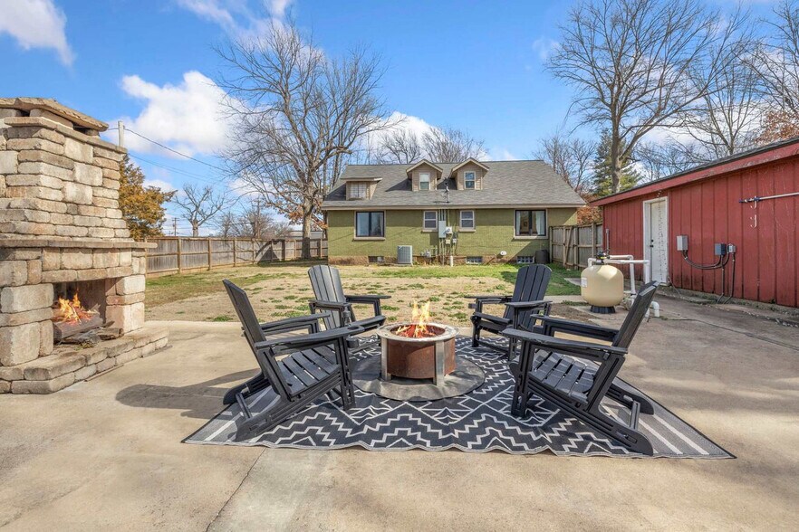 Building Photo - 302 S Shiloh St