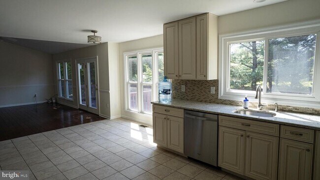 Building Photo - 10854 Monticello Ct