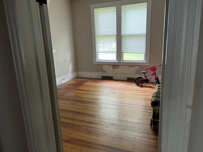 Building Photo - 212 E Capitola Ave