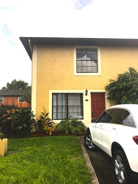 Building Photo - 7404 Woodburn Ct