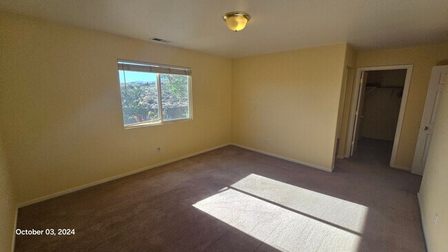 Building Photo - Spacious Two Story Townhome on Golf Course
