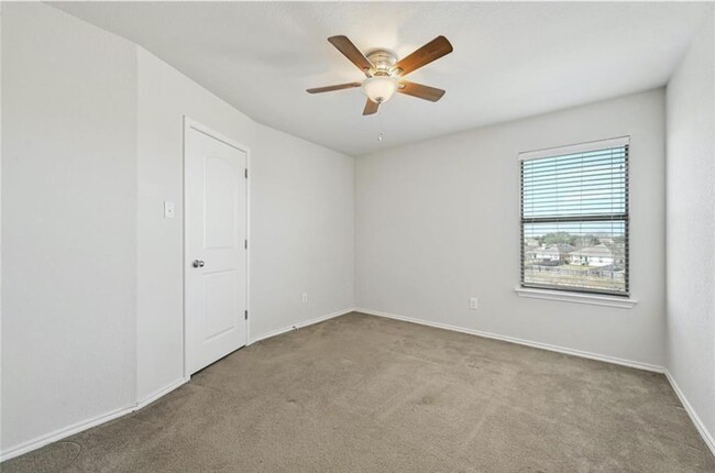 Building Photo - 350 Dragon Ridge Rd