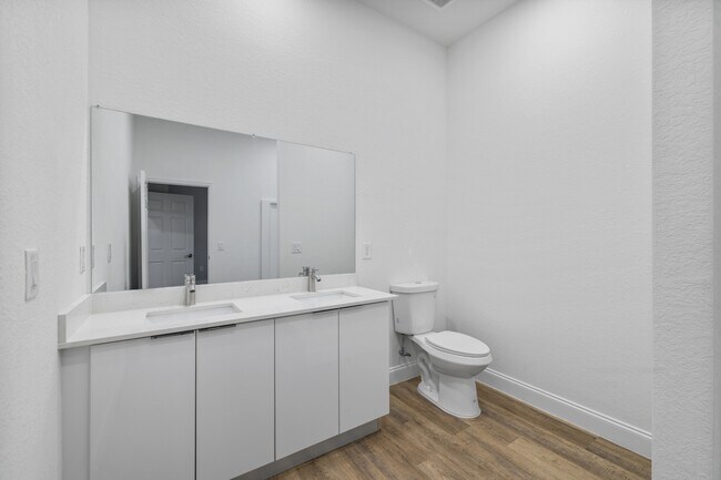 Building Photo - 623 Franklin