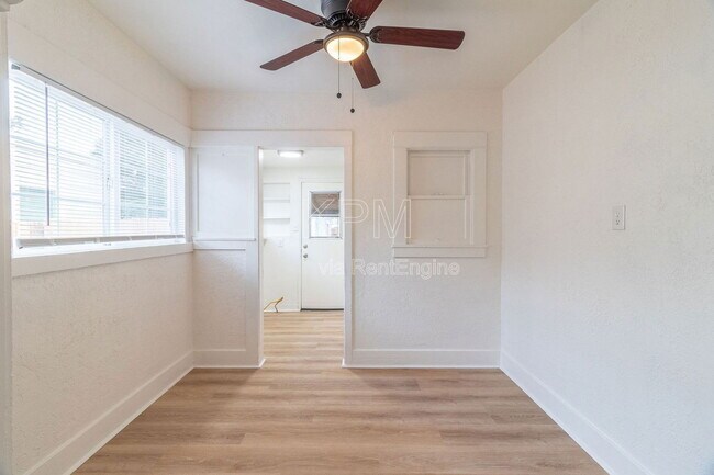 Building Photo - 444 E Sonoma Ave