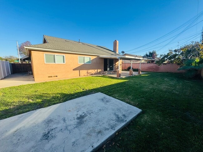 Building Photo - Beautifully Refreshed 3-Bedroom Home with Timeless Charm and Modern Comforts