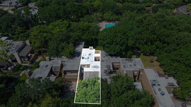 Building Photo - 1320 Chardonnay Dr
