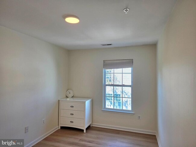 Building Photo - 8245 Macintosh Ct