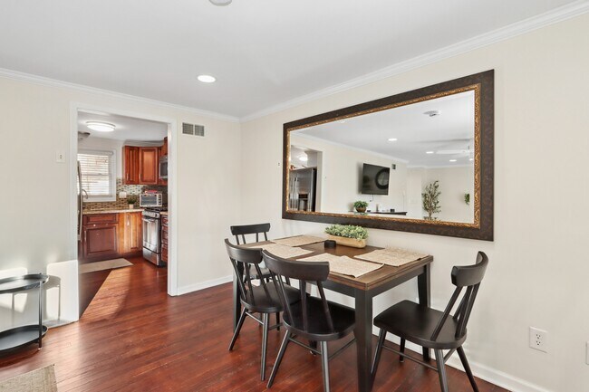 Building Photo - 7329 Ash St