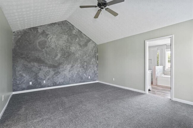 Building Photo - 2615 Snowcrest Pl