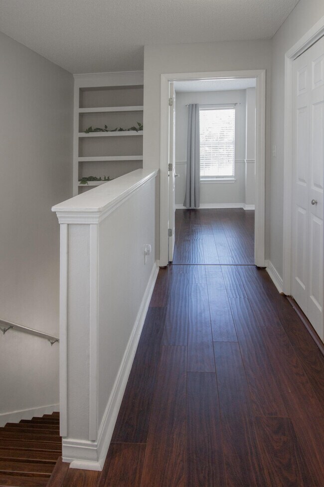 Building Photo - 2713 Bay Club Dr