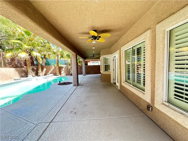 Building Photo - 1033 Puerta Del Sol Dr