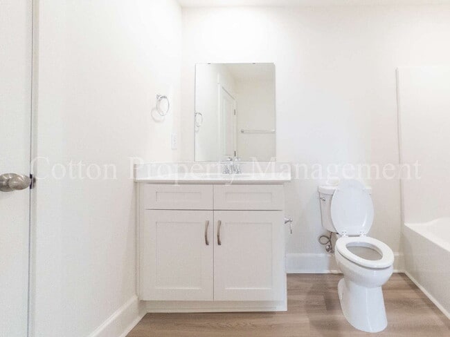 Building Photo - 29 W Pioneer Wy