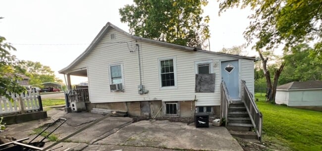 Building Photo - Coming Soon! Investor Special! In town - $500 Down / $390 Month