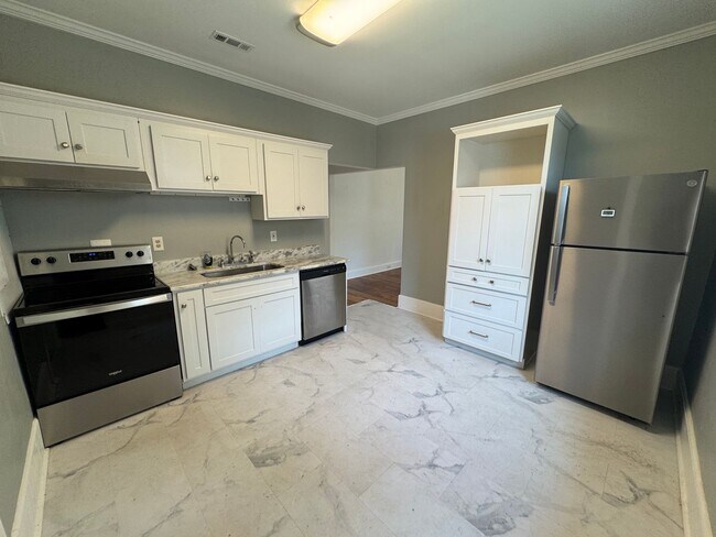 Building Photo - Updated 2/1 Brick House in Celanese- $1,395