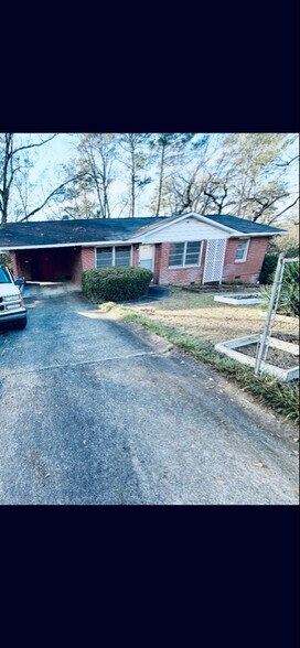 Building Photo - 4222 Yates Dr