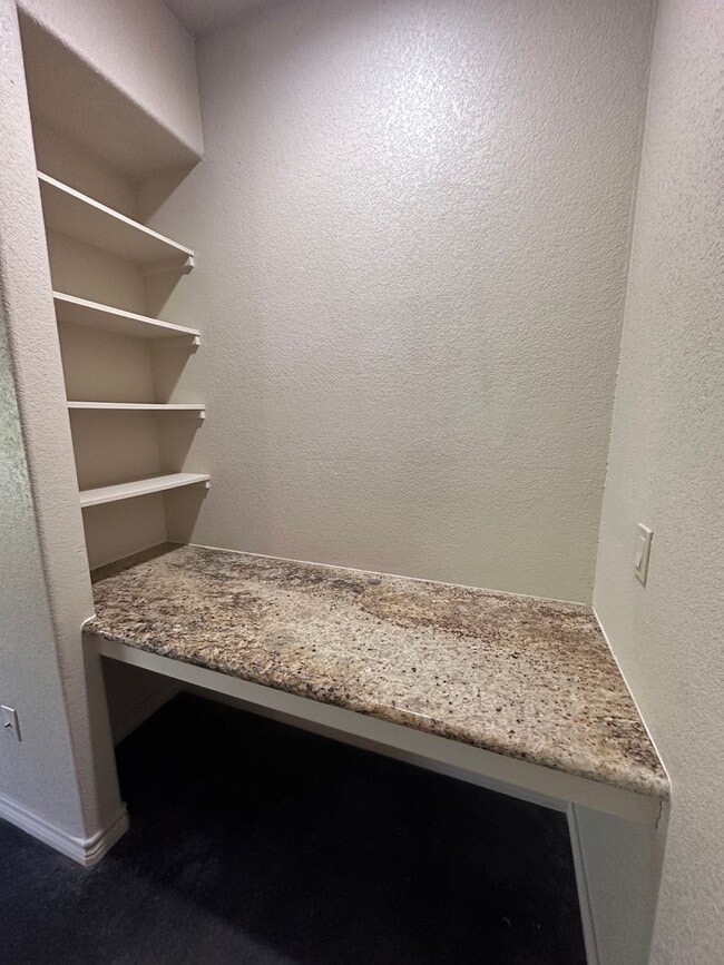 Building Photo - Spacious 4/4 House Near Baylor Campus!