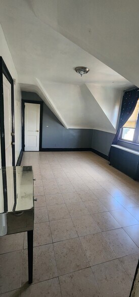Building Photo - 241 Stegman St