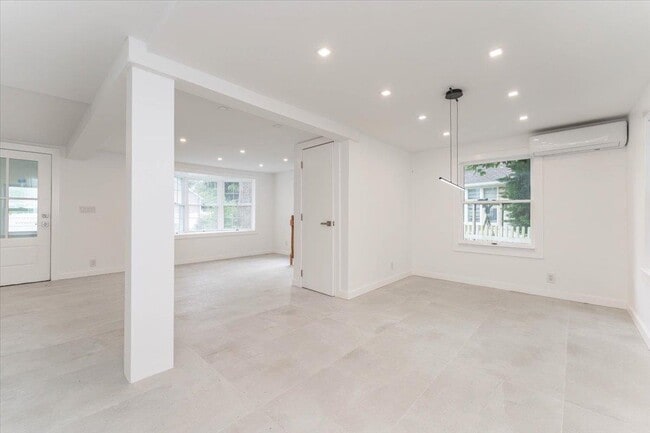 Building Photo - 1079 Stanton Ave