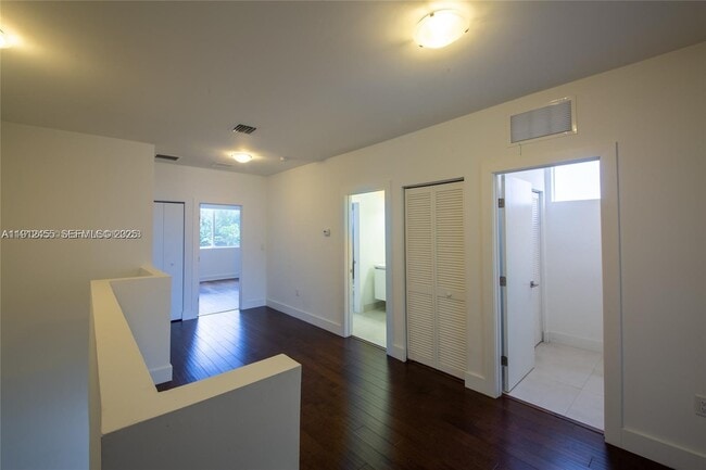 Building Photo - 6839 NW 103rd Ave