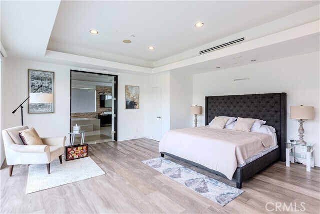 Building Photo - 12148 Travis St