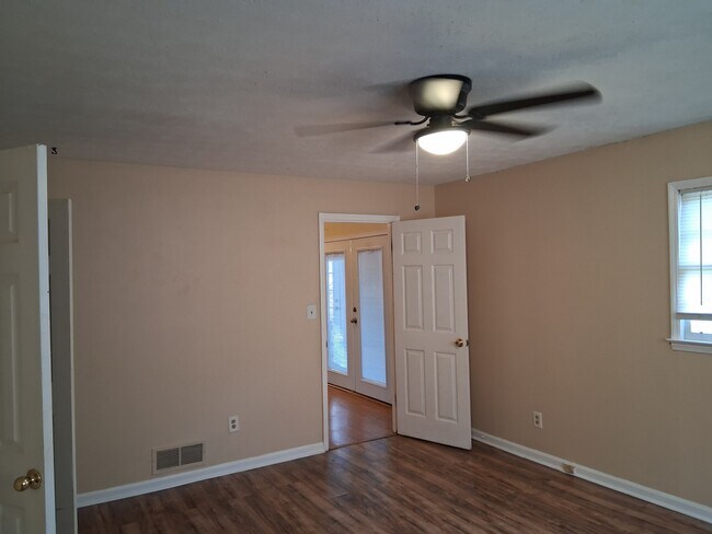 Building Photo - 3336 Cowan Mill Ct