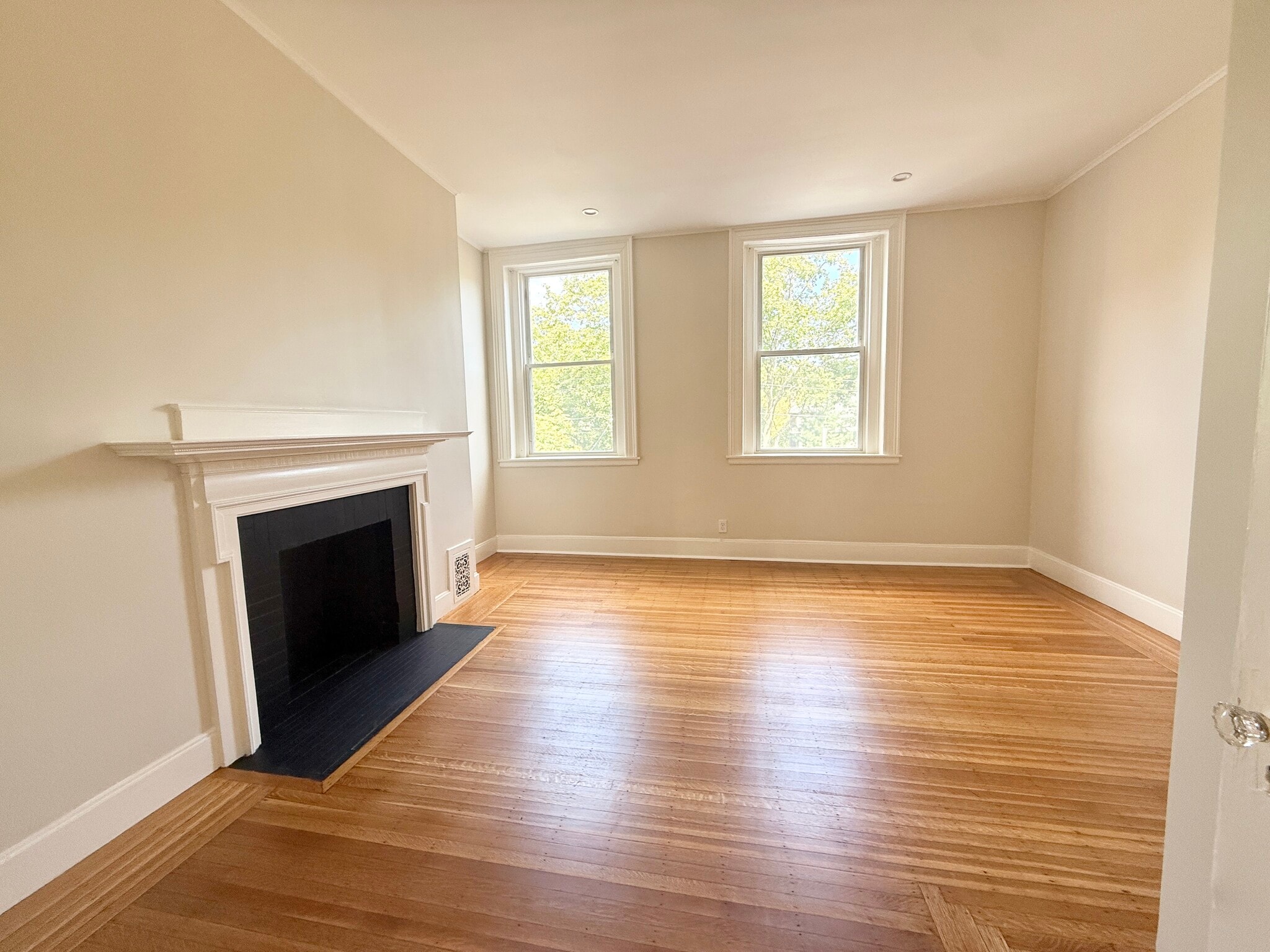 Building Photo - 1726 Beacon St