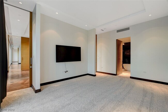 Building Photo - 3750 Las Vegas Blvd S