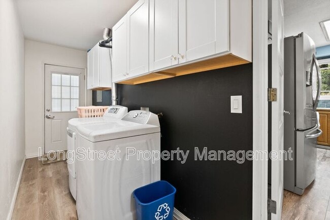 Building Photo - 7788 SE Thompson Rd