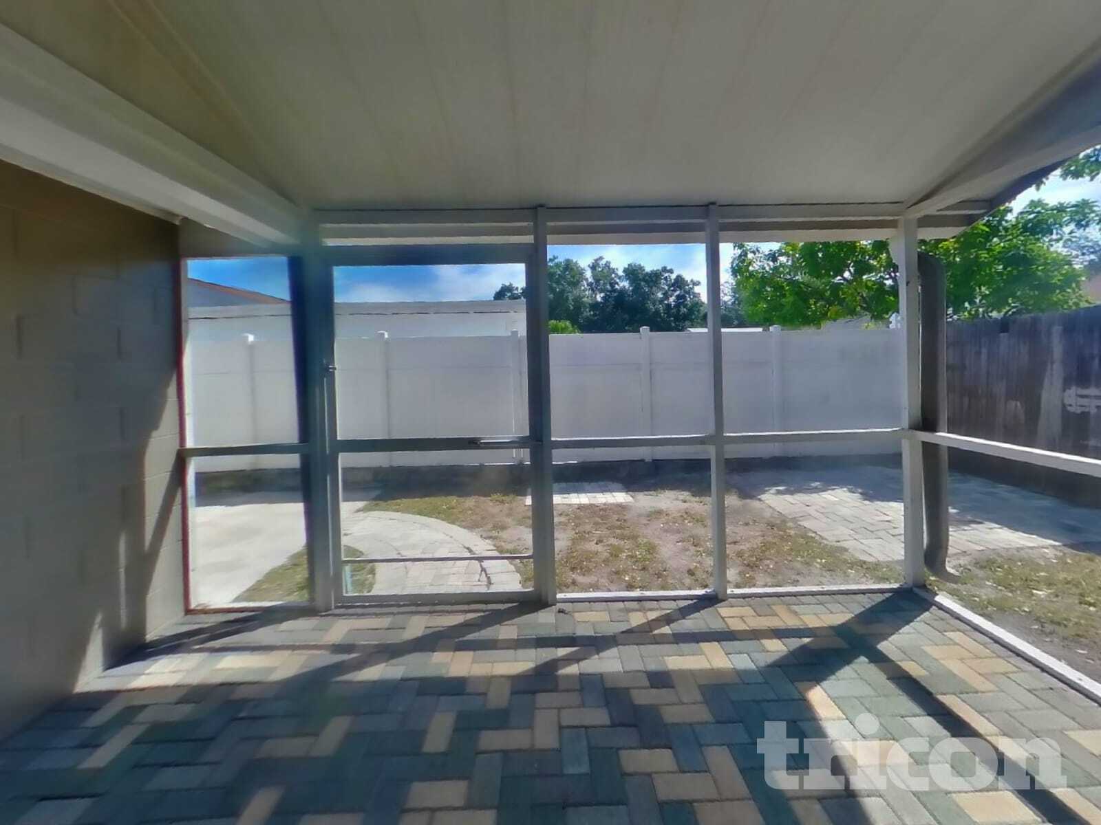 Building Photo - 16013 Woodpine Dr