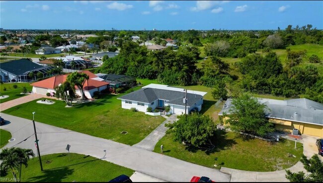 Building Photo - 4108 SE 8th Ave