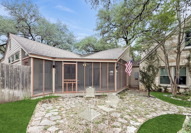Building Photo - 518 Cliff Dr
